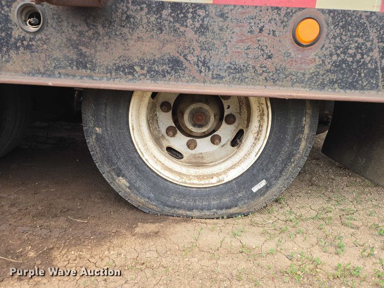 image for item ER1530 1999 Wallace drop deck equipment trailer