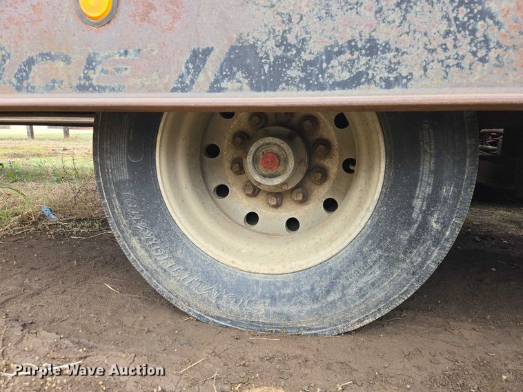 image for item ER1530 1999 Wallace drop deck equipment trailer
