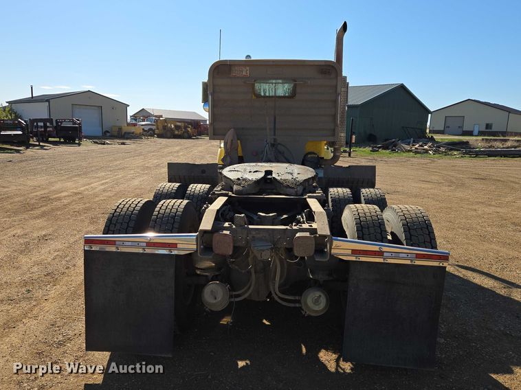 image for item ER1531 2000 Kenworth T800 semi truck