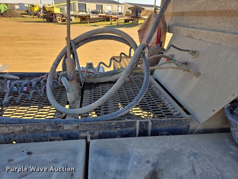 image for item ER1531 2000 Kenworth T800 semi truck