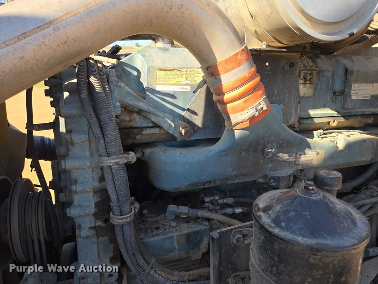 image for item ER1531 2000 Kenworth T800 semi truck