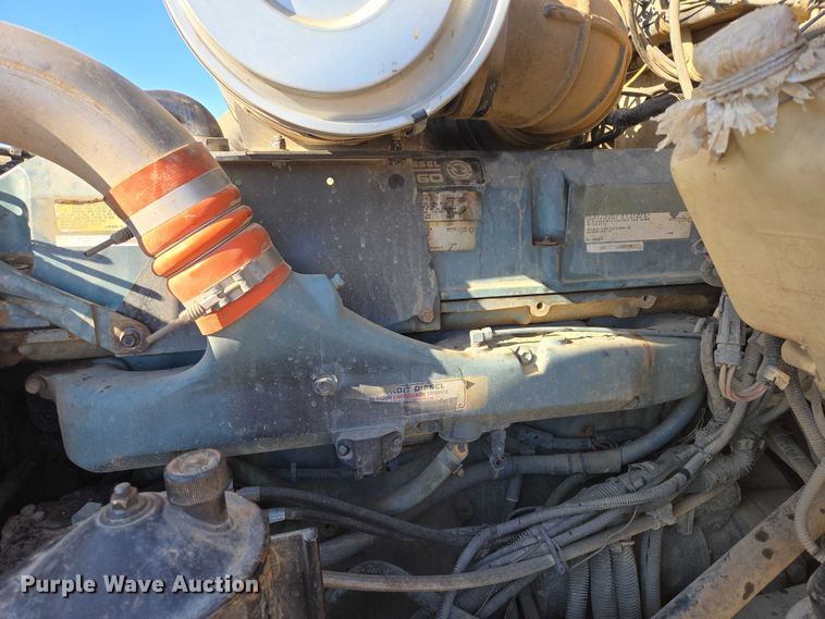 image for item ER1531 2000 Kenworth T800 semi truck