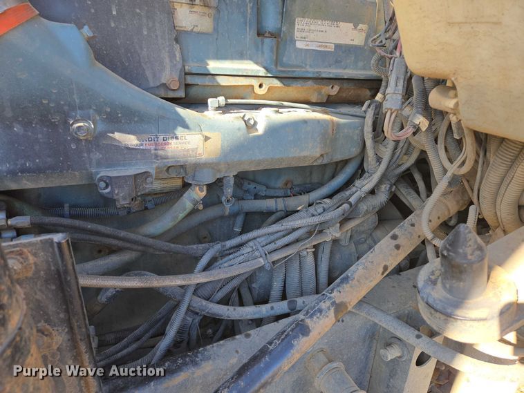 image for item ER1531 2000 Kenworth T800 semi truck