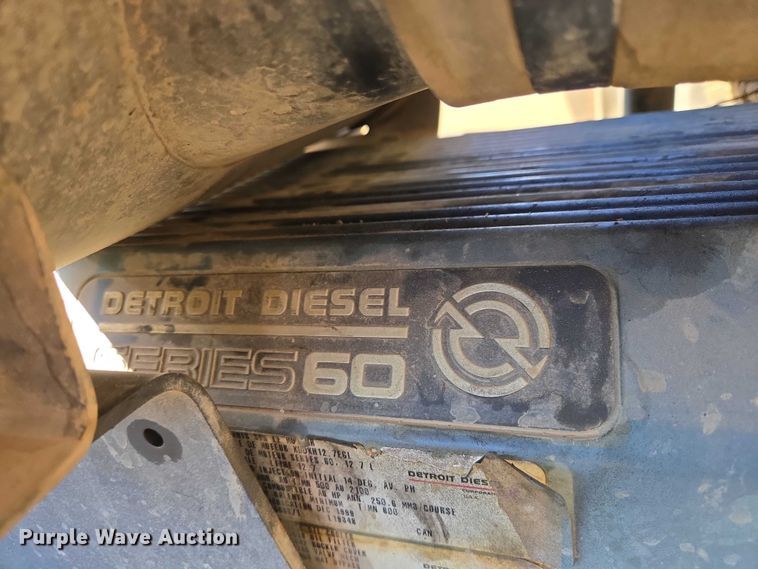 image for item ER1531 2000 Kenworth T800 semi truck