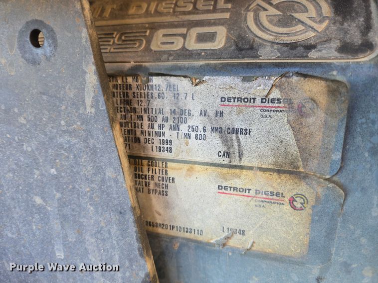 image for item ER1531 2000 Kenworth T800 semi truck