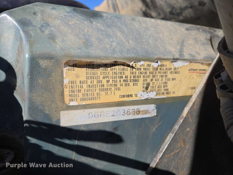 image for item ER1531 2000 Kenworth T800 semi truck