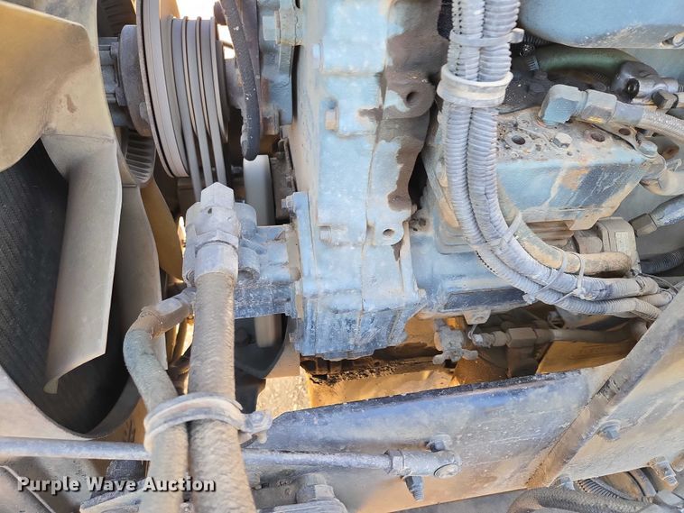 image for item ER1531 2000 Kenworth T800 semi truck