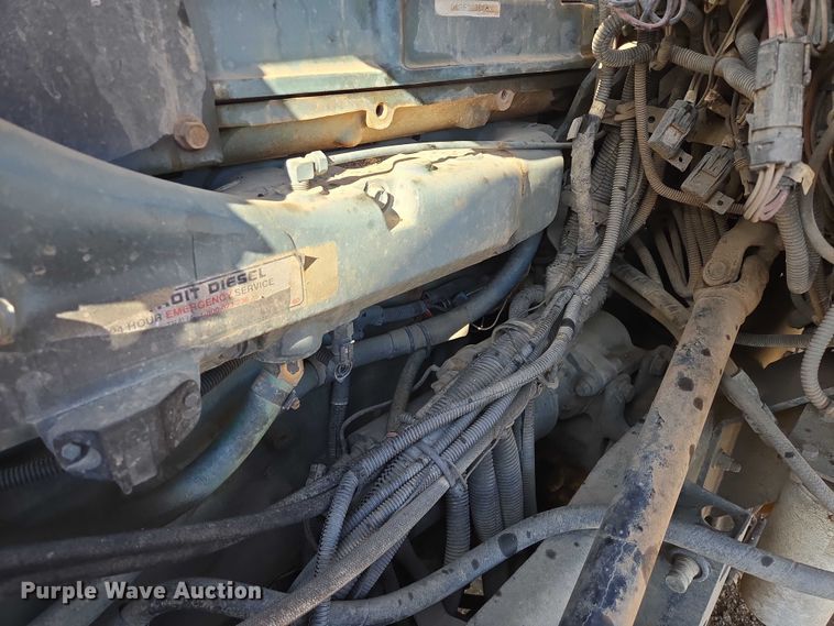 image for item ER1531 2000 Kenworth T800 semi truck
