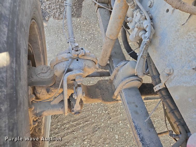 image for item ER1531 2000 Kenworth T800 semi truck
