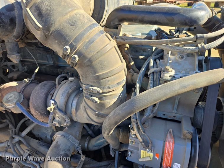 image for item ER1531 2000 Kenworth T800 semi truck