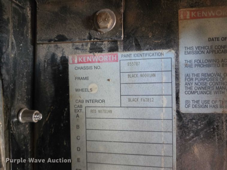image for item ER1531 2000 Kenworth T800 semi truck