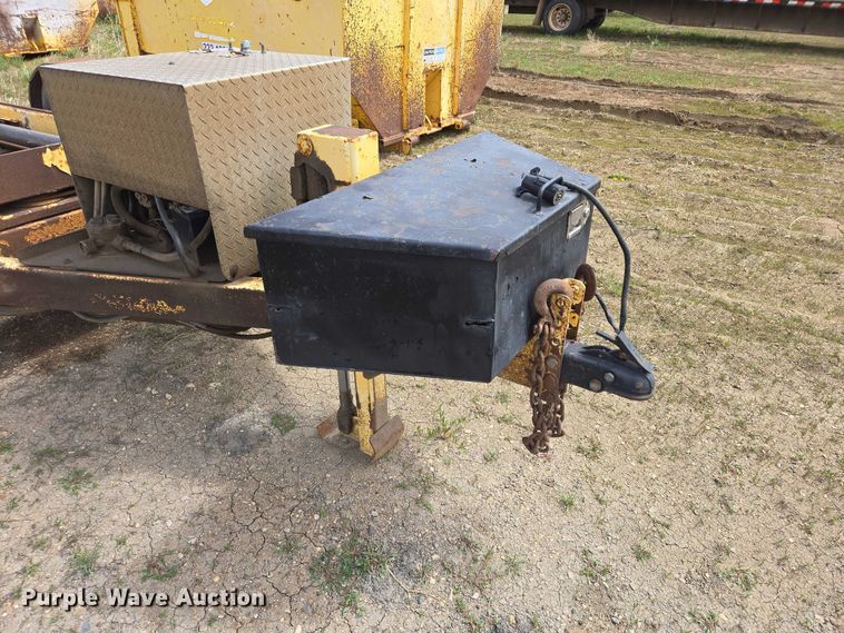 image for item ER1533 2001 EZ Rolloffs EZ12TR roll-off container trailer
