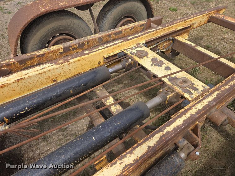 image for item ER1533 2001 EZ Rolloffs EZ12TR roll-off container trailer