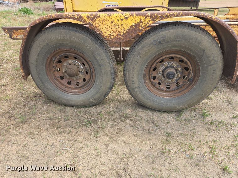 image for item ER1533 2001 EZ Rolloffs EZ12TR roll-off container trailer