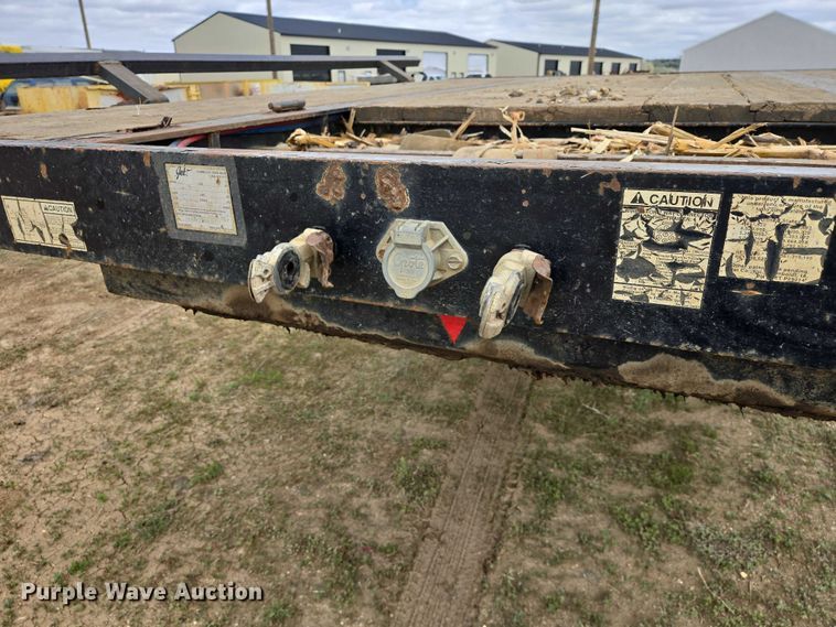 image for item ER1545 2002 Jet drop deck equipment trailer