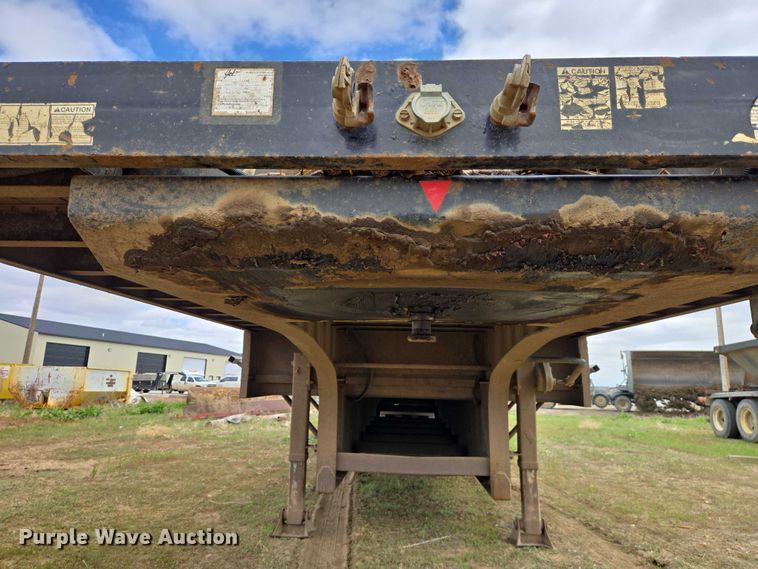 image for item ER1545 2002 Jet drop deck equipment trailer