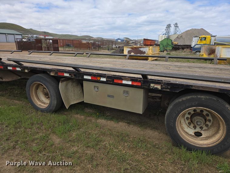 image for item ER1545 2002 Jet drop deck equipment trailer