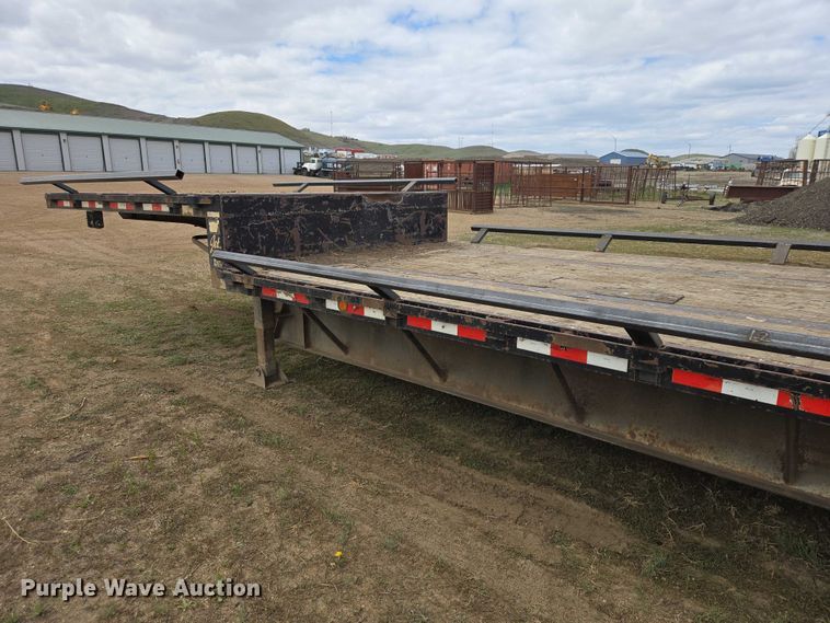 image for item ER1545 2002 Jet drop deck equipment trailer