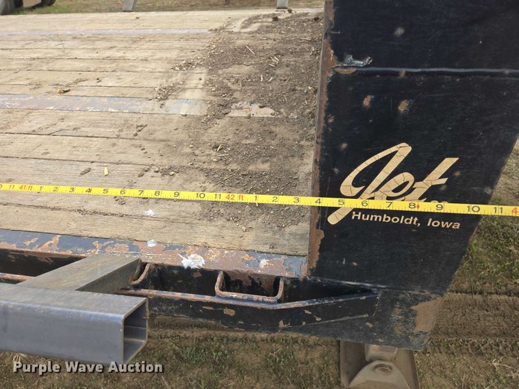image for item ER1545 2002 Jet drop deck equipment trailer