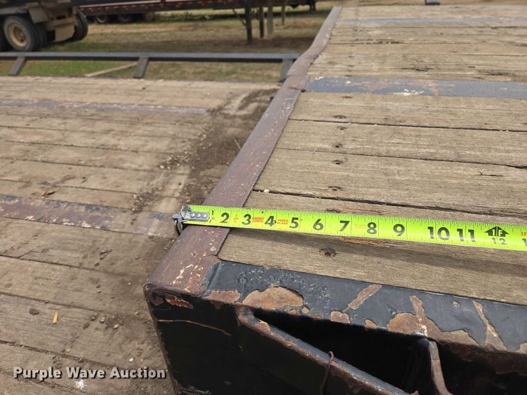 image for item ER1545 2002 Jet drop deck equipment trailer
