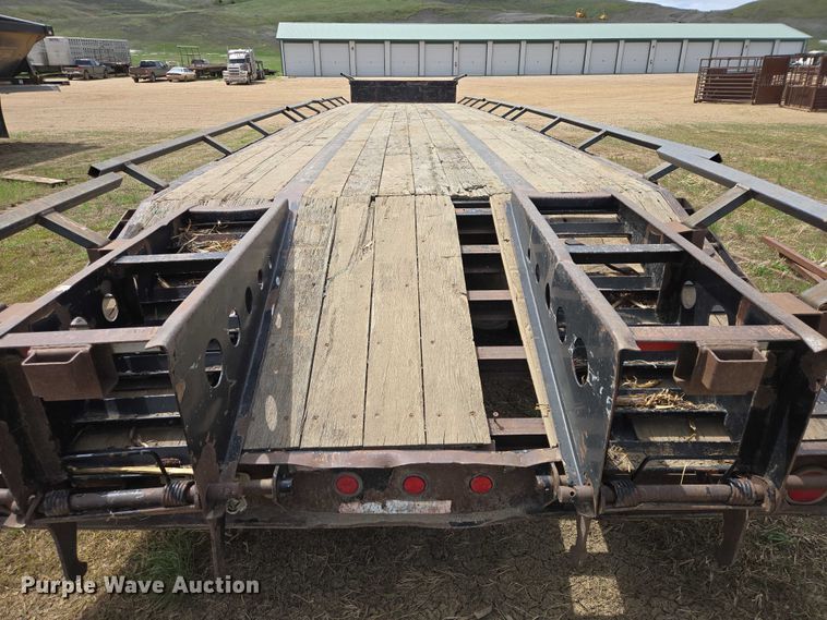 image for item ER1545 2002 Jet drop deck equipment trailer