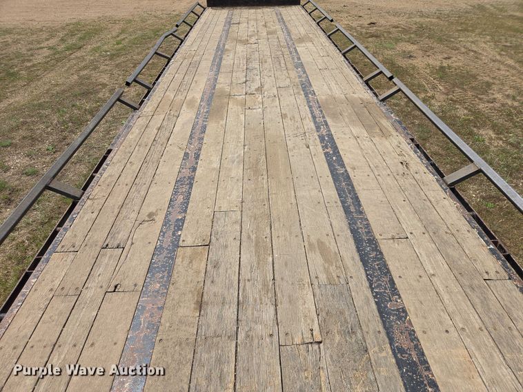 image for item ER1545 2002 Jet drop deck equipment trailer