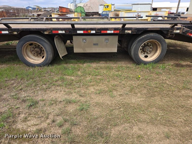 image for item ER1545 2002 Jet drop deck equipment trailer