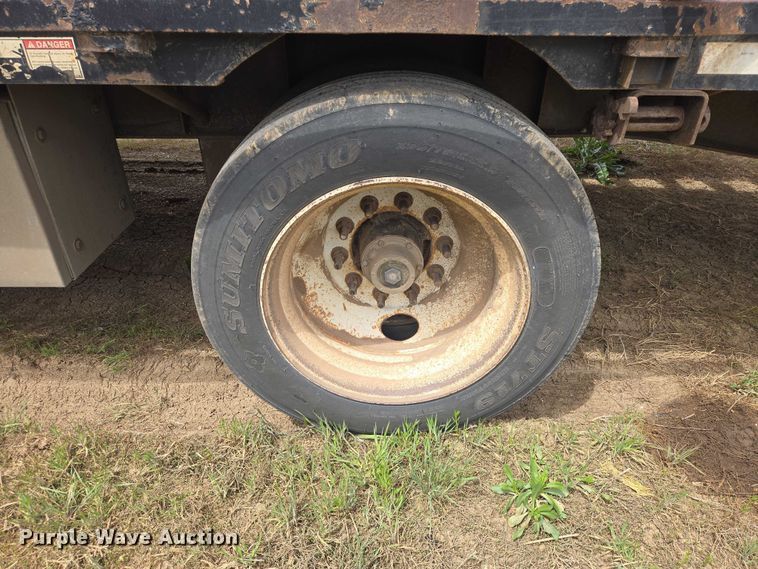 image for item ER1545 2002 Jet drop deck equipment trailer