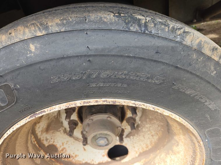 image for item ER1545 2002 Jet drop deck equipment trailer