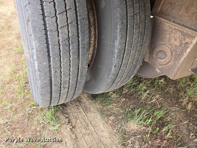 image for item ER1545 2002 Jet drop deck equipment trailer