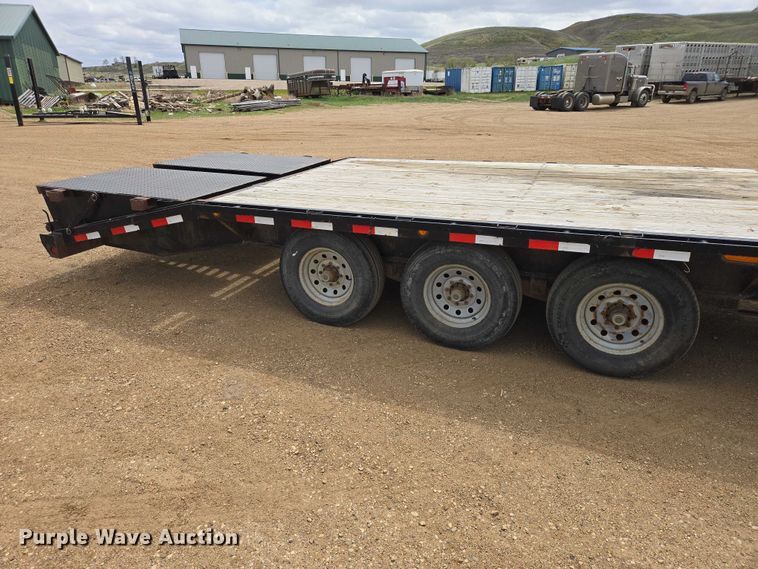 image for item ER1546 2015 Load Trail equipment trailer