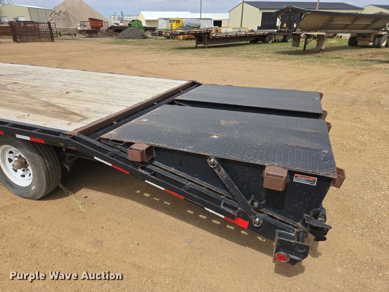 image for item ER1546 2015 Load Trail equipment trailer
