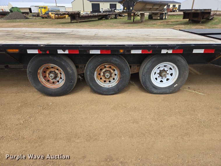 image for item ER1546 2015 Load Trail equipment trailer