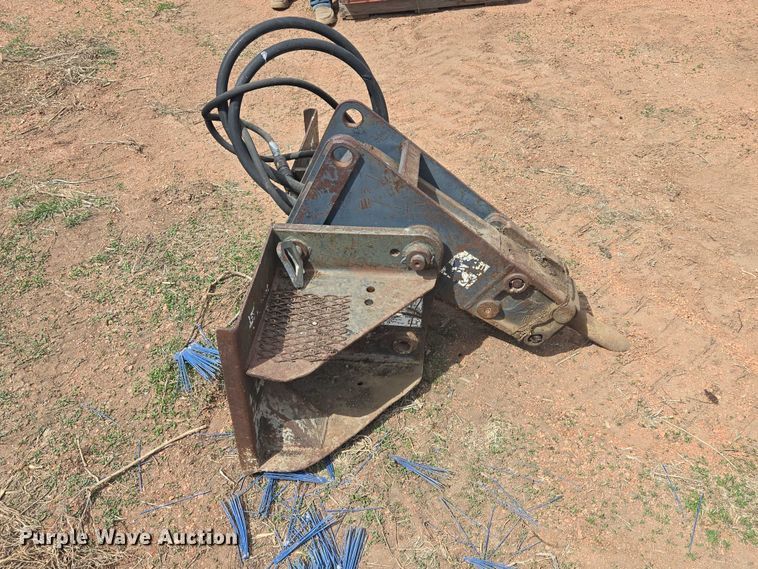 image for item ER1560 Bobcat 2560 6 skid steer breaker