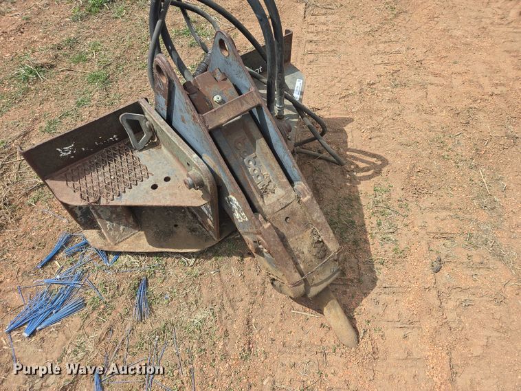 image for item ER1560 Bobcat 2560 6 skid steer breaker