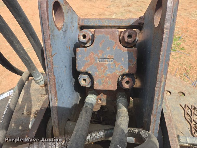 image for item ER1560 Bobcat 2560 6 skid steer breaker