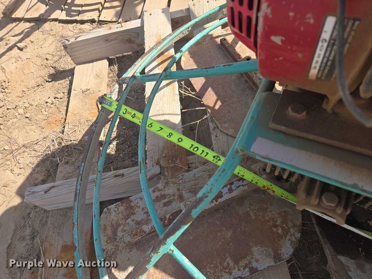image for item ER1566 (2) power trowels
