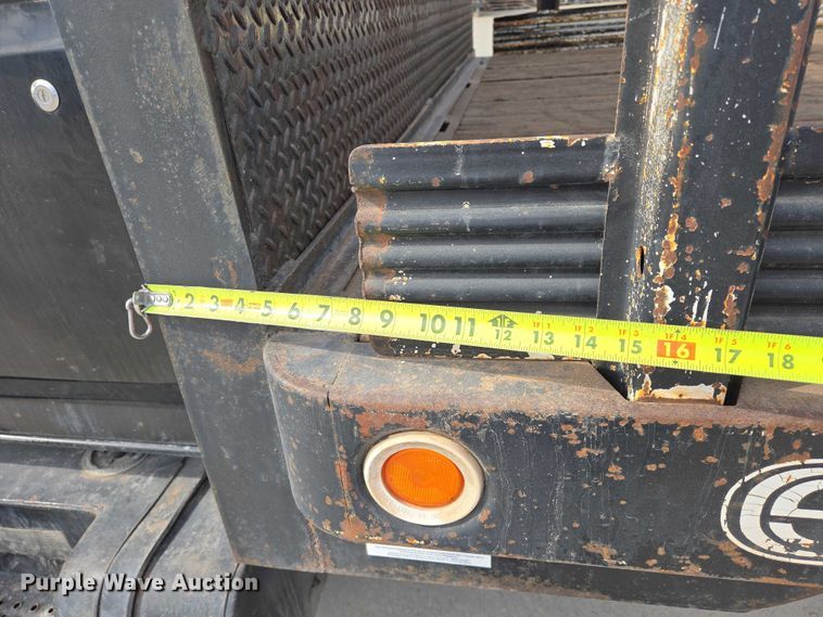 image for item ER1567 1989 Ford F600 flatbed truck