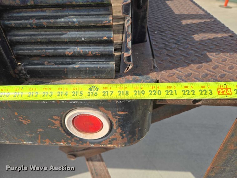 image for item ER1567 1989 Ford F600 flatbed truck