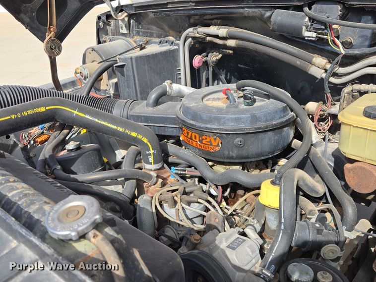 image for item ER1567 1989 Ford F600 flatbed truck