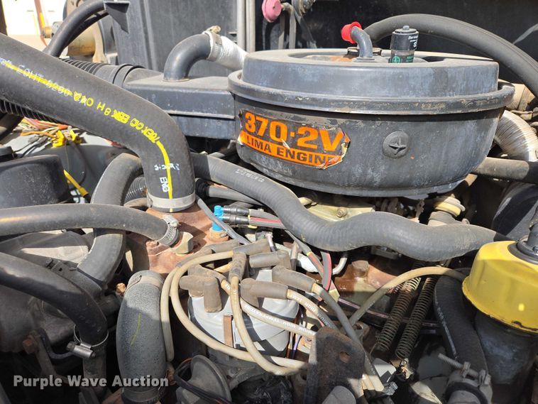 image for item ER1567 1989 Ford F600 flatbed truck