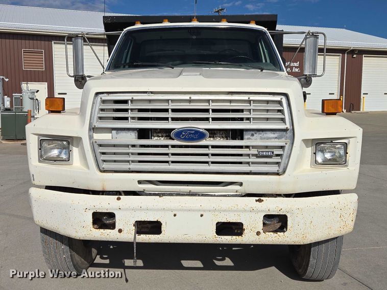 image for item ER1568 1991 Ford F800 dump truck