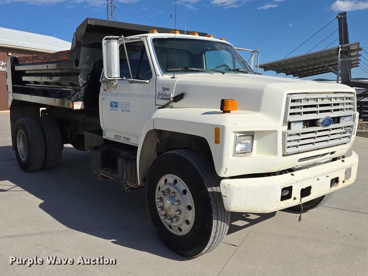 image for item ER1568 1991 Ford F800 dump truck