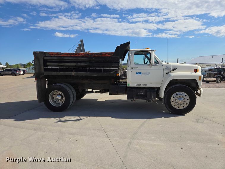 image for item ER1568 1991 Ford F800 dump truck