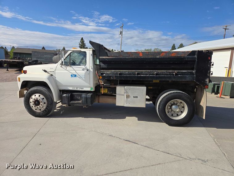 image for item ER1568 1991 Ford F800 dump truck