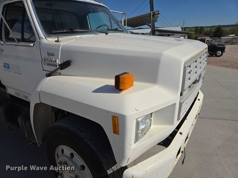 image for item ER1568 1991 Ford F800 dump truck