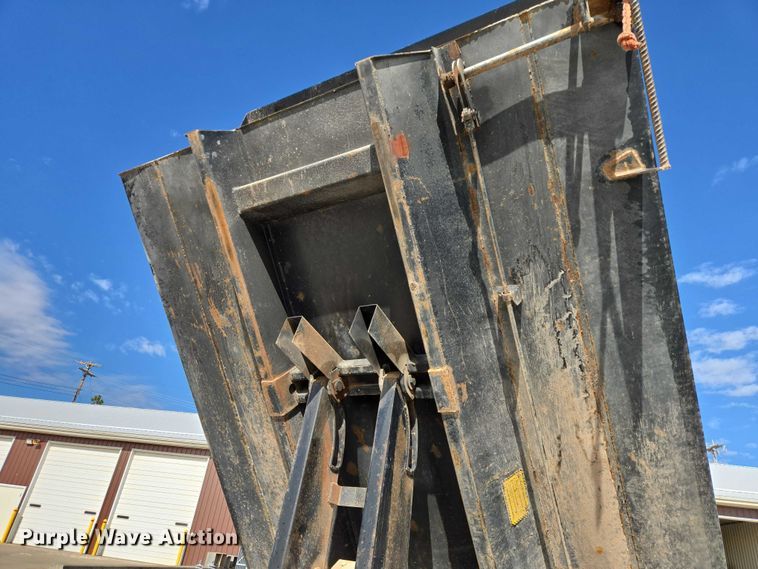 image for item ER1568 1991 Ford F800 dump truck