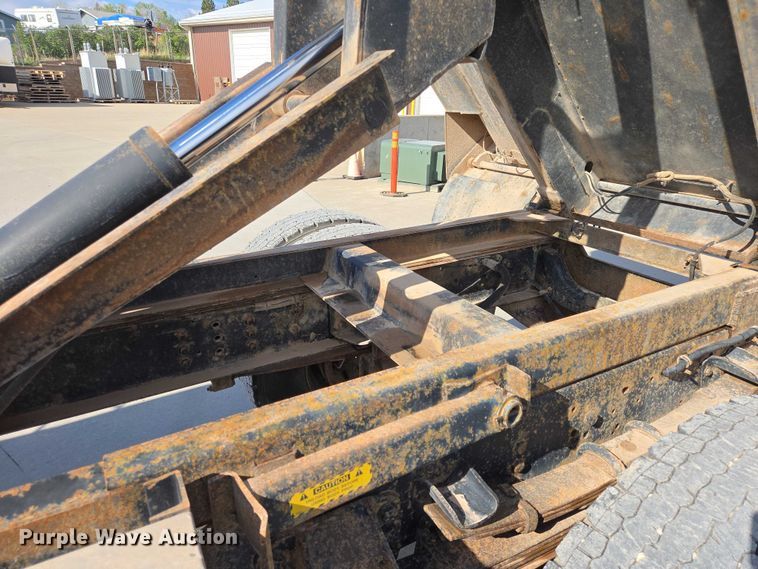 image for item ER1568 1991 Ford F800 dump truck