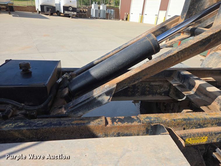 image for item ER1568 1991 Ford F800 dump truck