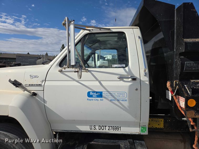 image for item ER1568 1991 Ford F800 dump truck